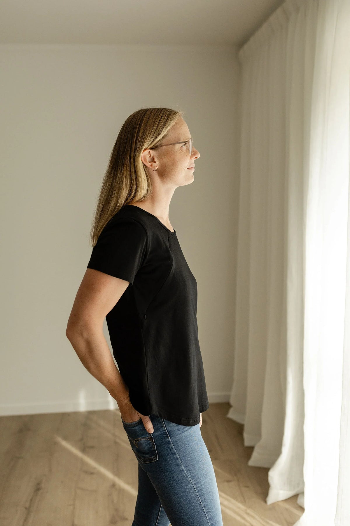 Black Side Zip Breastfeeding Tshirt.